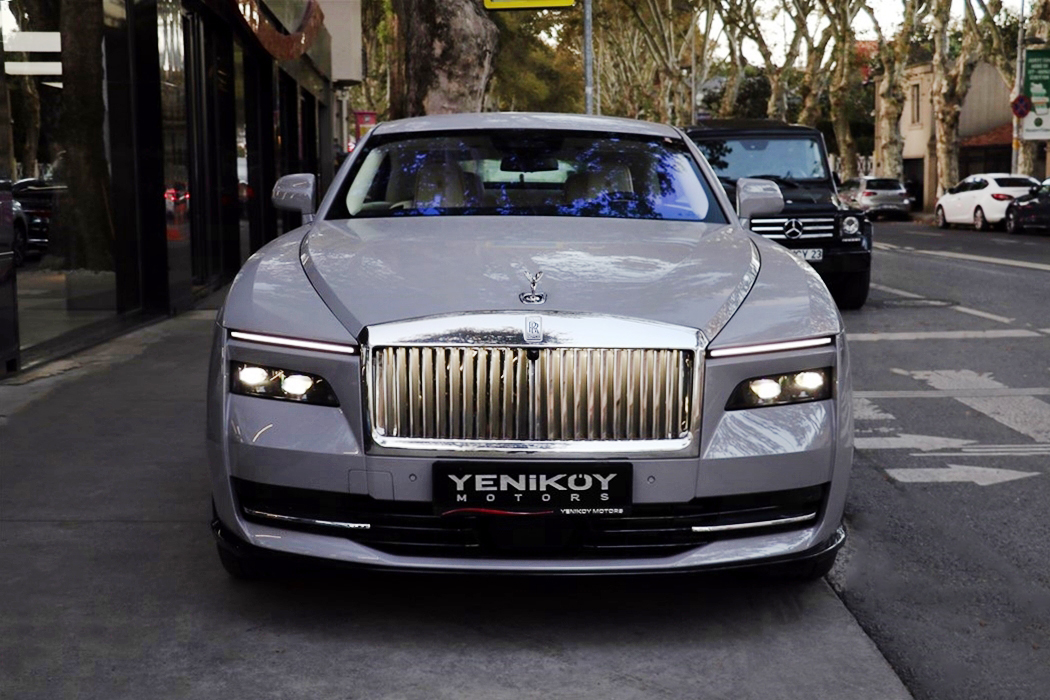 ROLLS-ROYCE SPECTRE