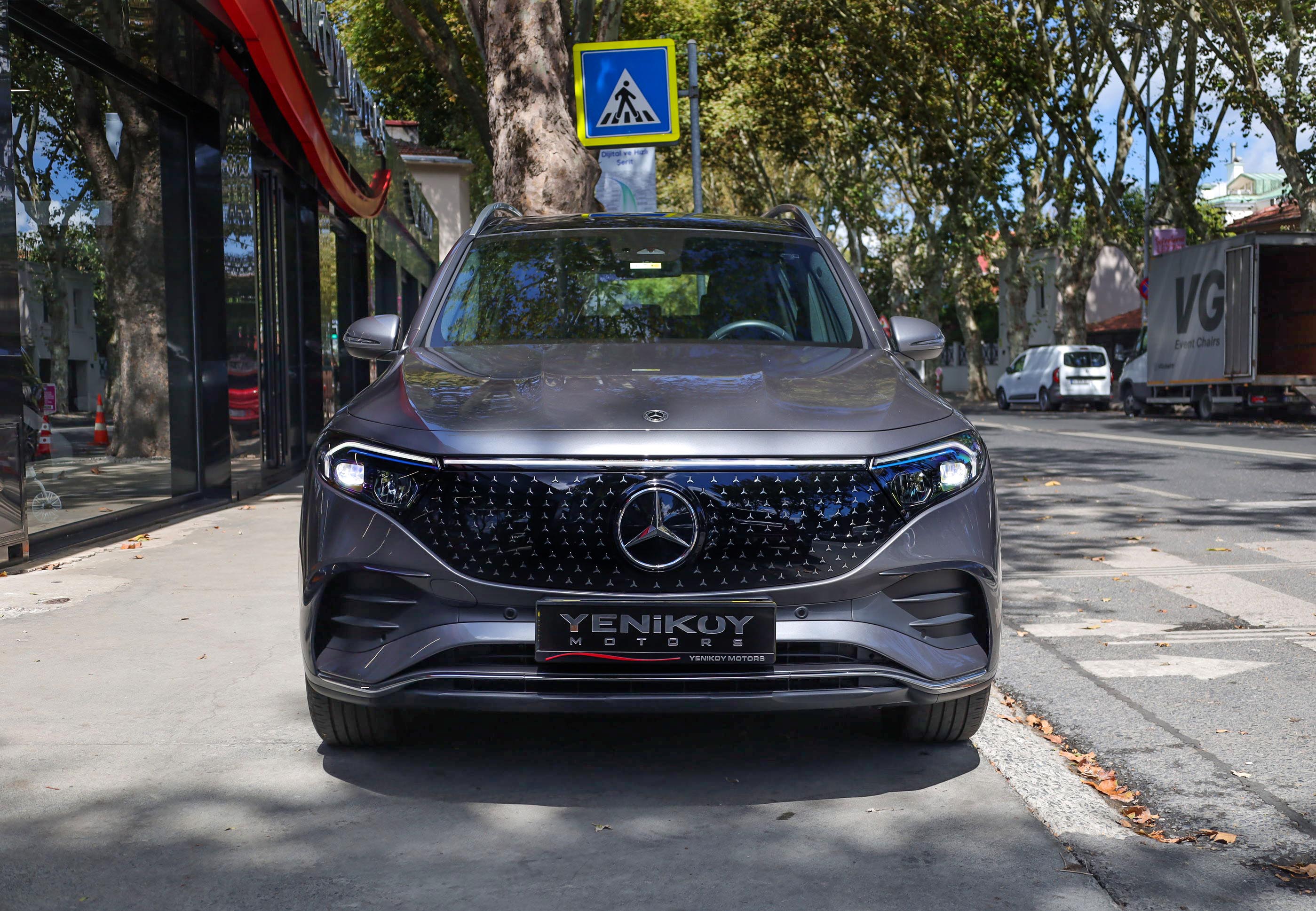 MERCEDES BENZ EQB 250+