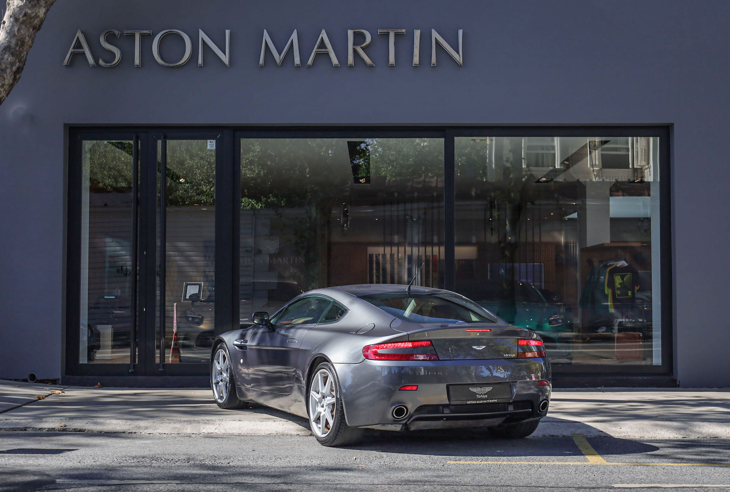 ASTON MARTIN VANTAGE S V8